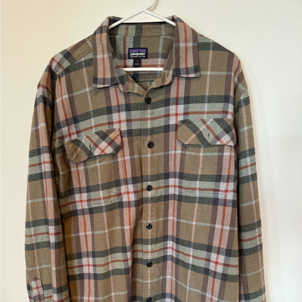 Patagonia organic cotton flannel size large